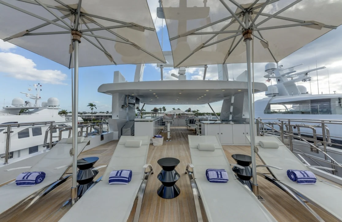 An image of H yacht