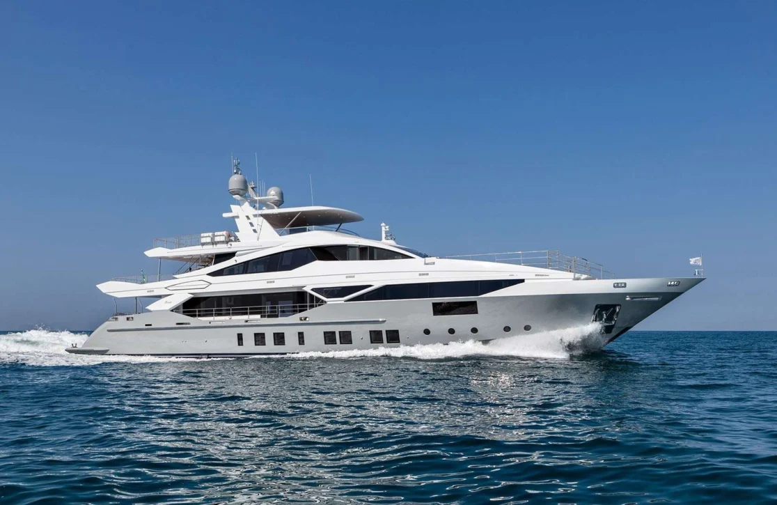 An image of H yacht