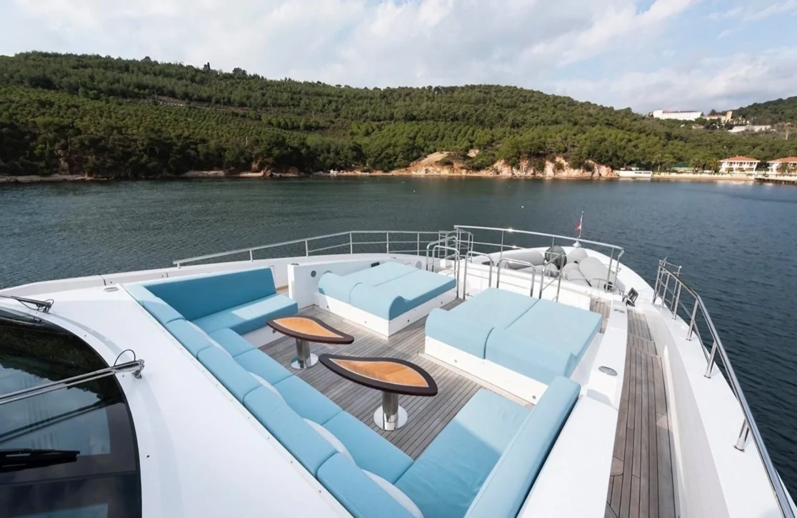 An image of Charade yacht