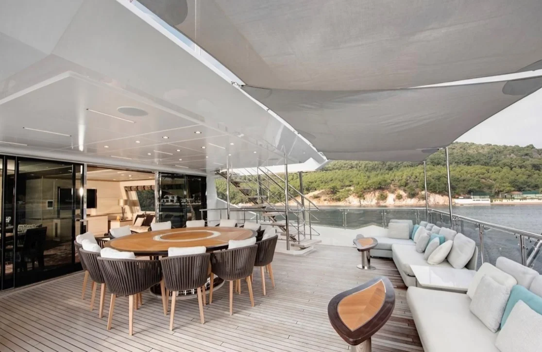 An image of Charade yacht