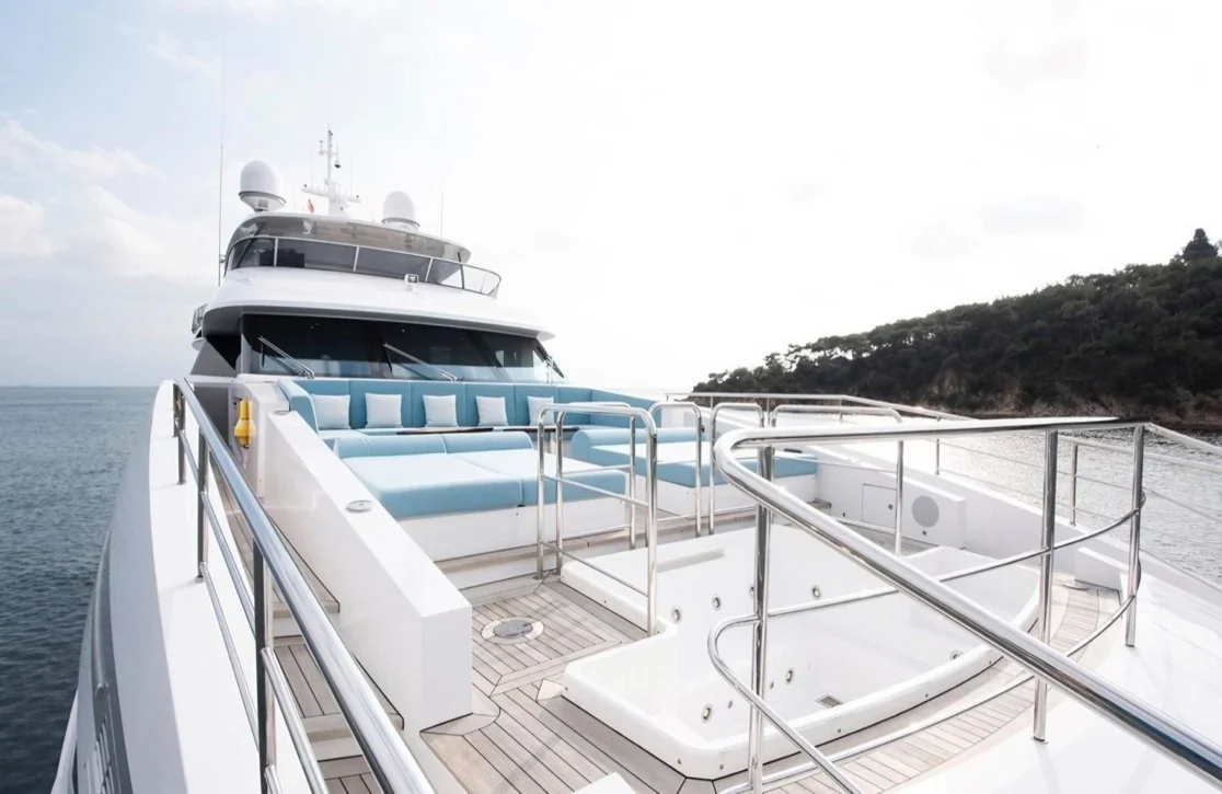 An image of Charade yacht