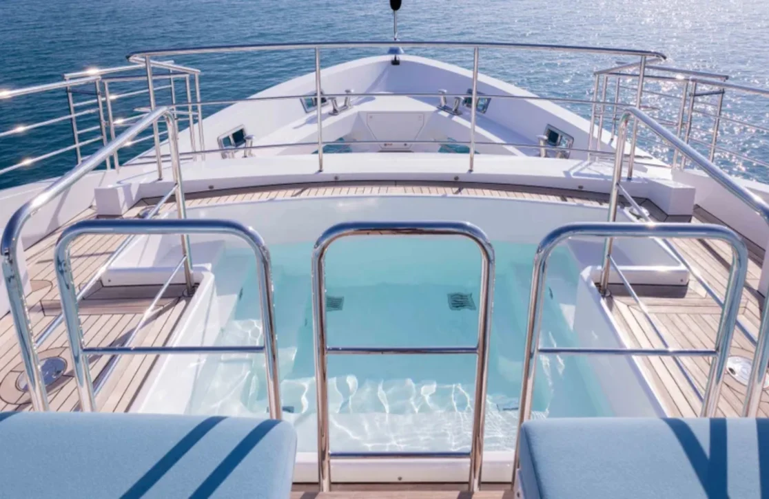 An image of Charade yacht