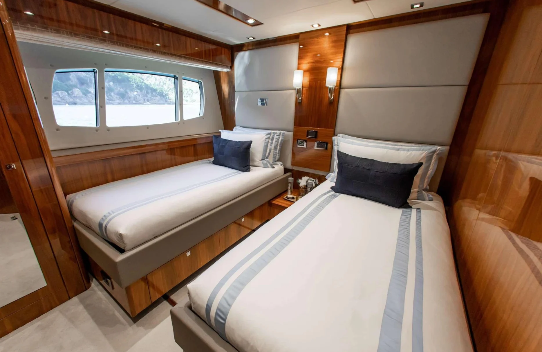 A preview of interior Bedroom cabin