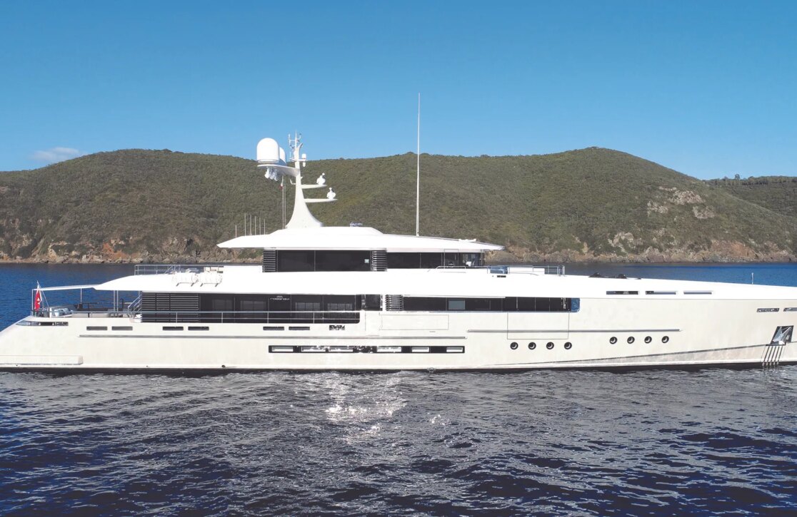 An image of Endeavour 2 yacht