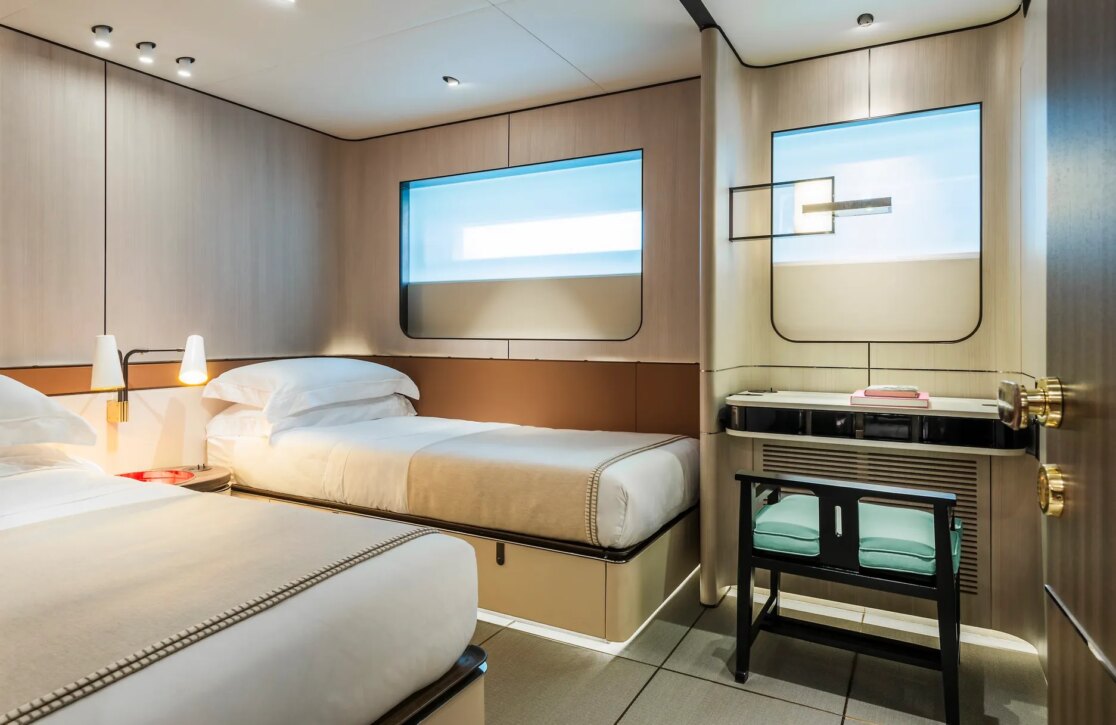 An image of Endeavour 2 yacht