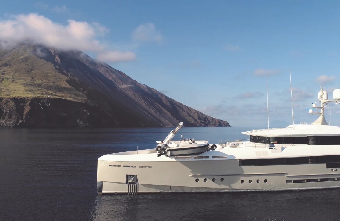An image of Endeavour 2 yacht