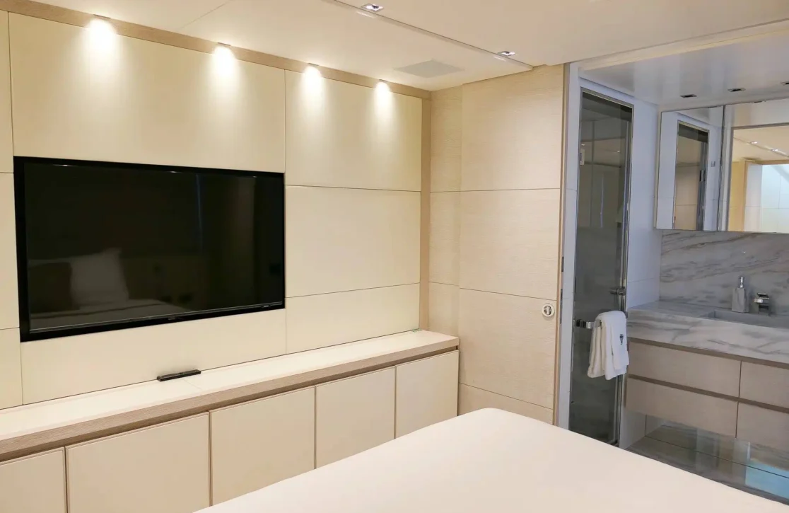 An image of Tiny Wave yacht
