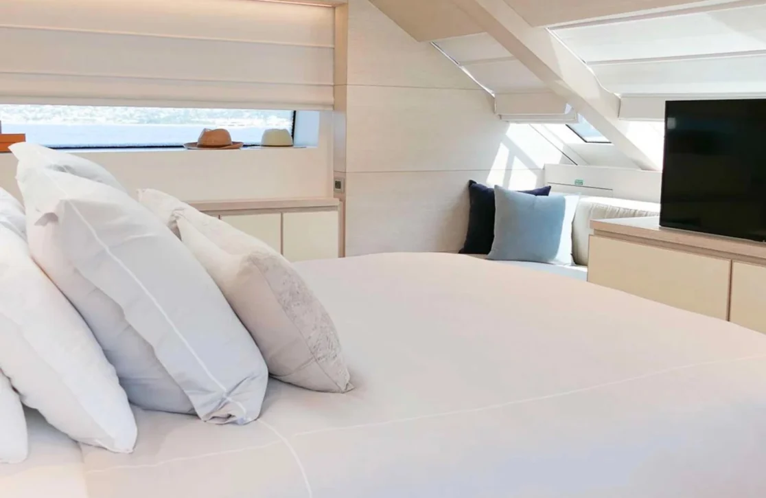An image of Tiny Wave yacht