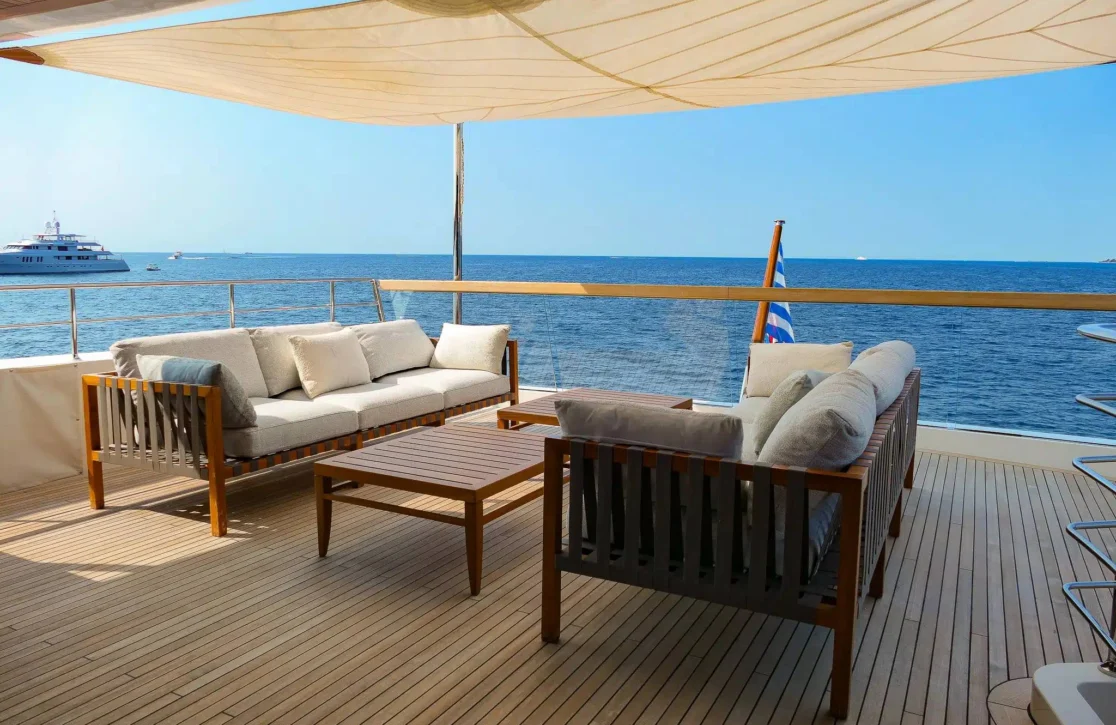 An image of Tiny Wave yacht