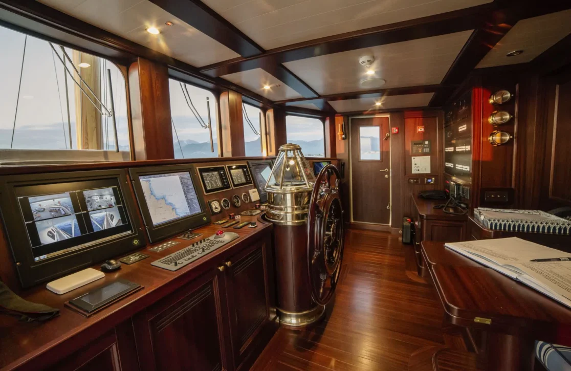 An image of Taransay yacht