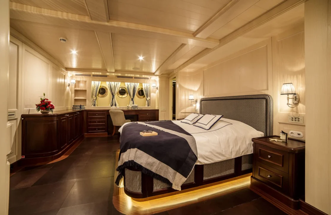An image of Taransay yacht
