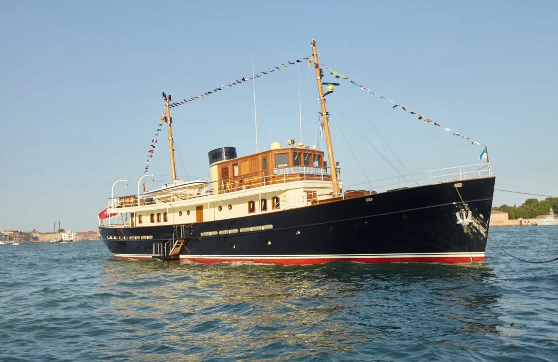 An image of Taransay yacht