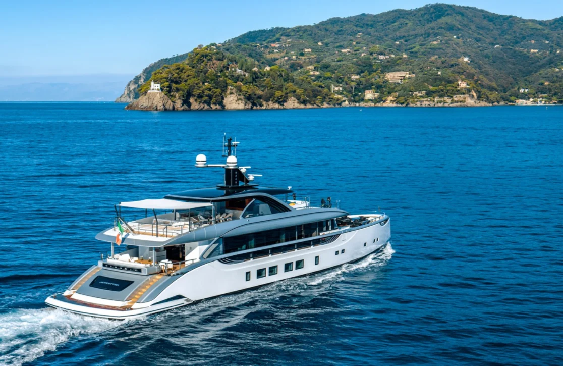 An image of Spring yacht