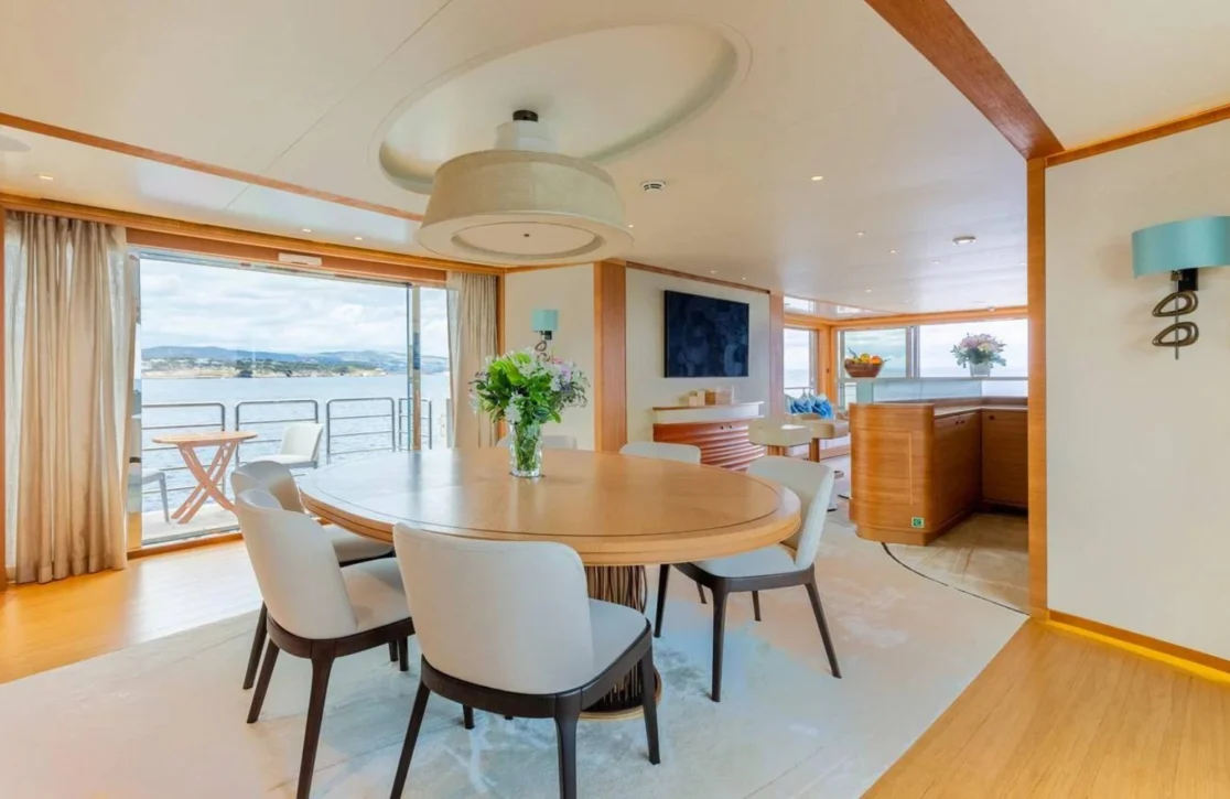 An image of Solis yacht
