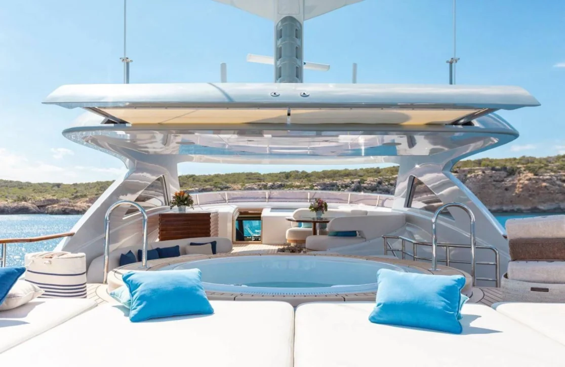 An image of Solis yacht
