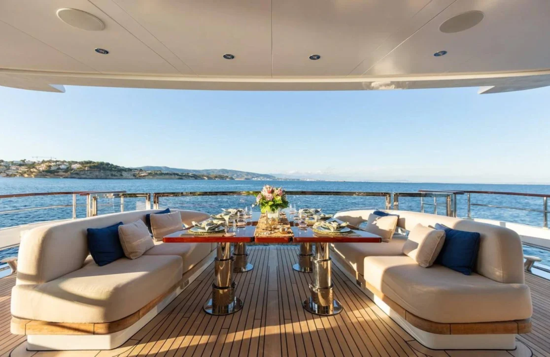 An image of Solis yacht