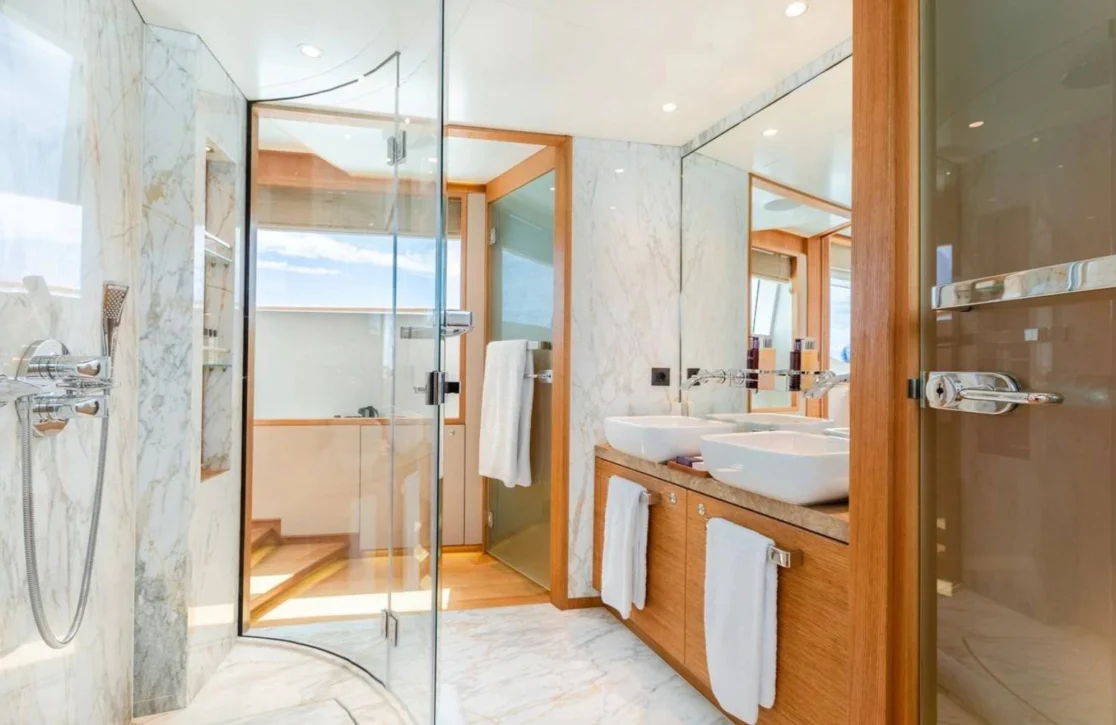 An image of Solis yacht