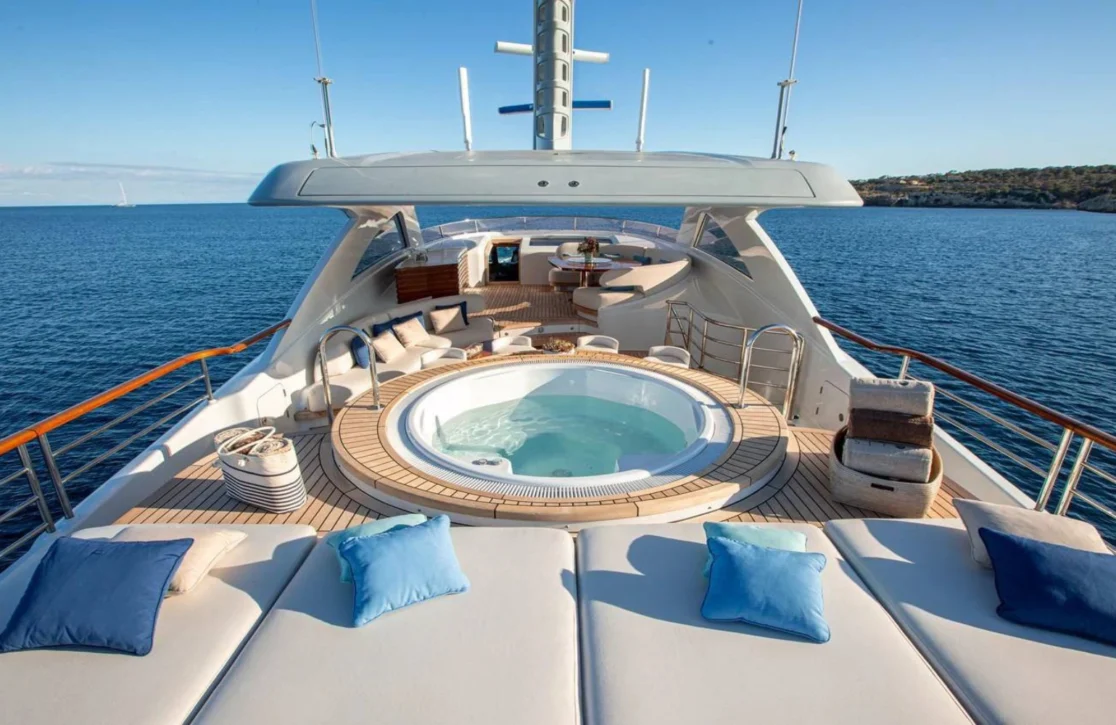 An image of Solis yacht