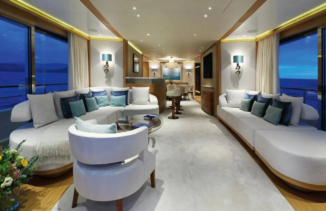 An image of Solis yacht