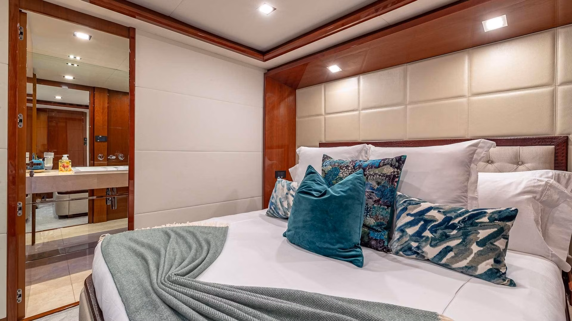 An image of Beachfront II yacht