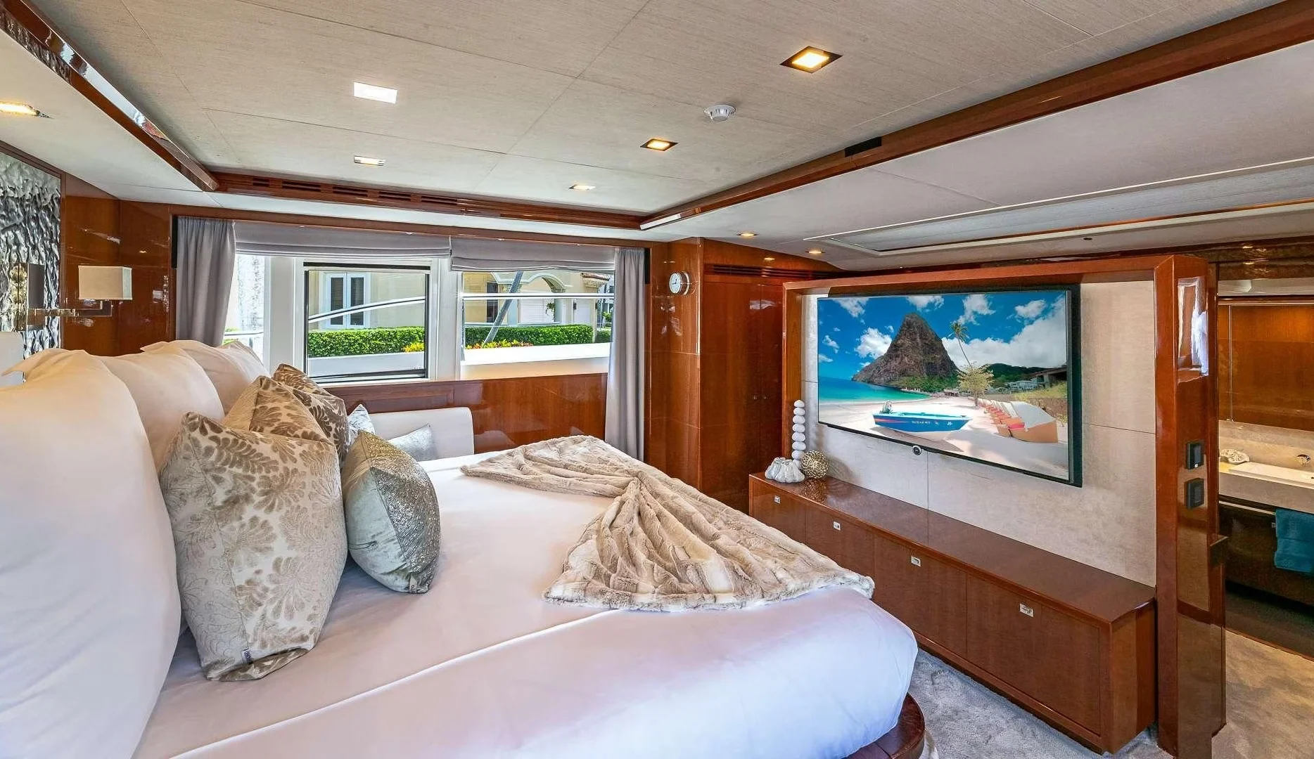 A preview of interior Bedroom cabin