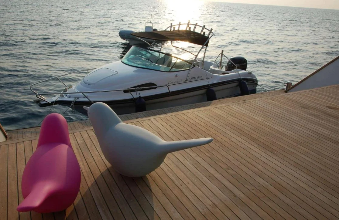 An image of Azalea yacht
