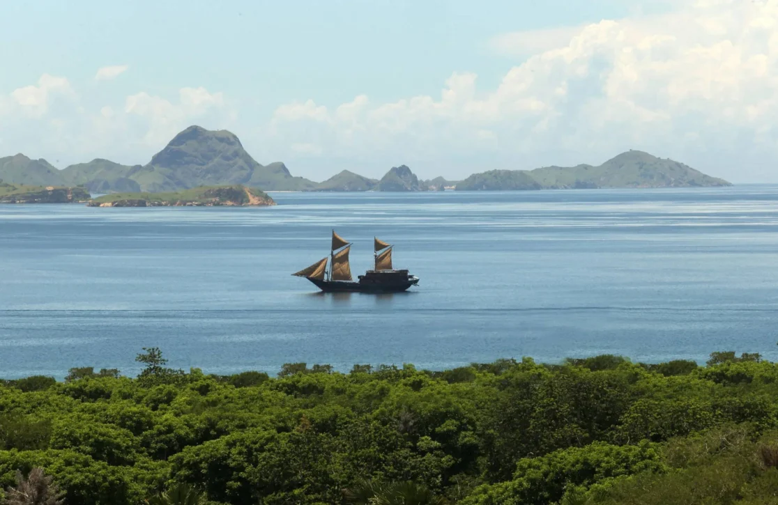 An image of Alila Purnama yacht