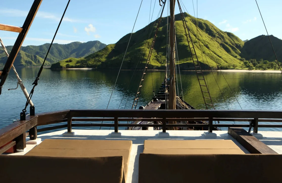 An image of Alila Purnama yacht