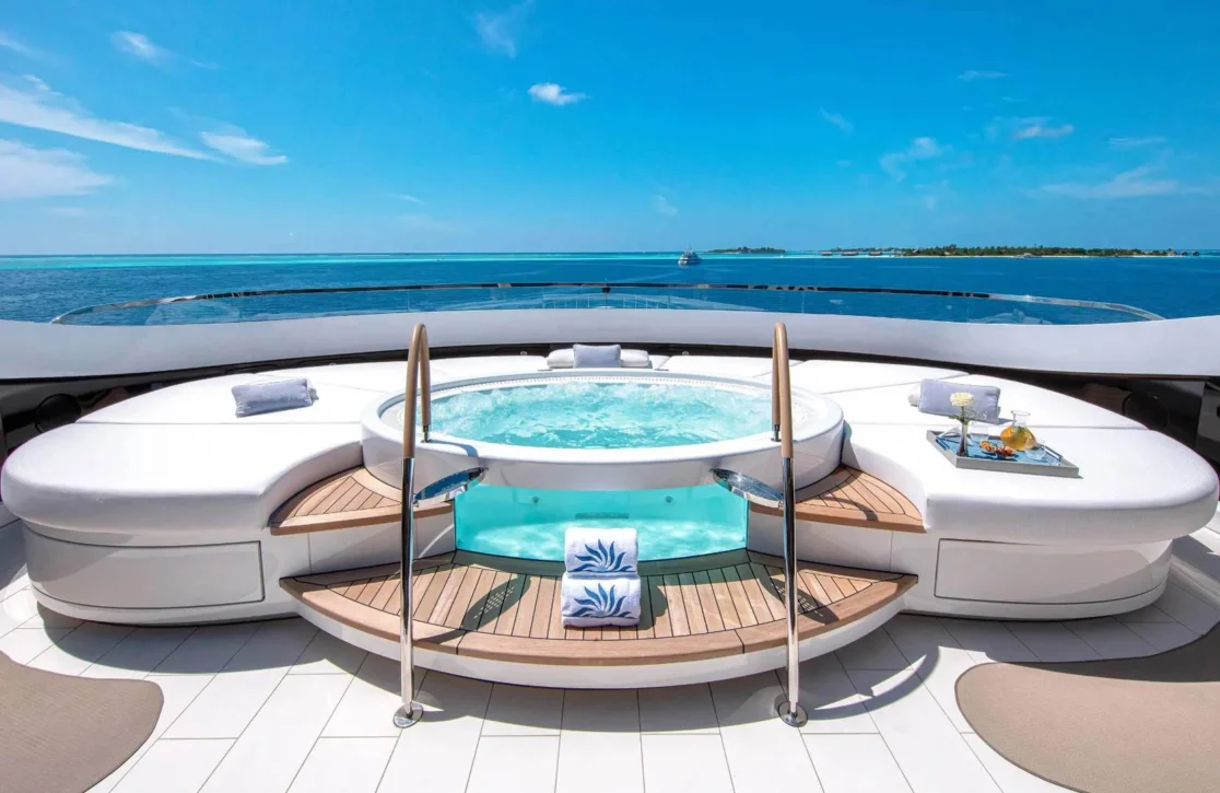 An image of Dar yacht