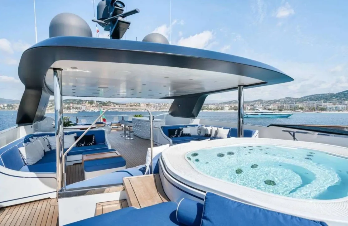 An image of Alulim yacht