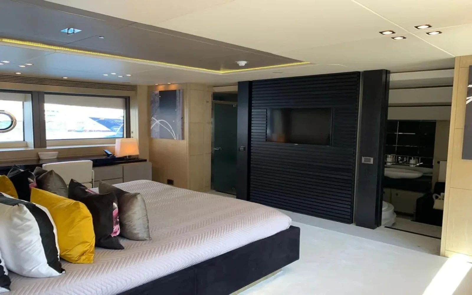 A preview of interior Bedroom cabin