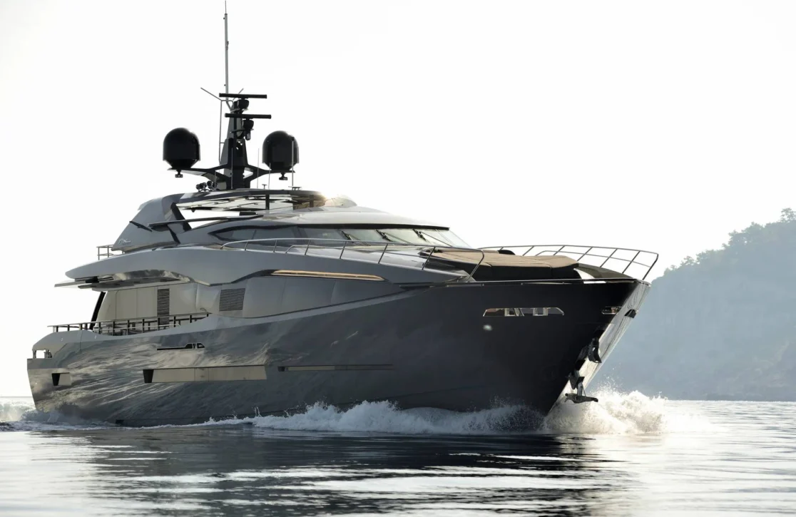 An image of FX yacht
