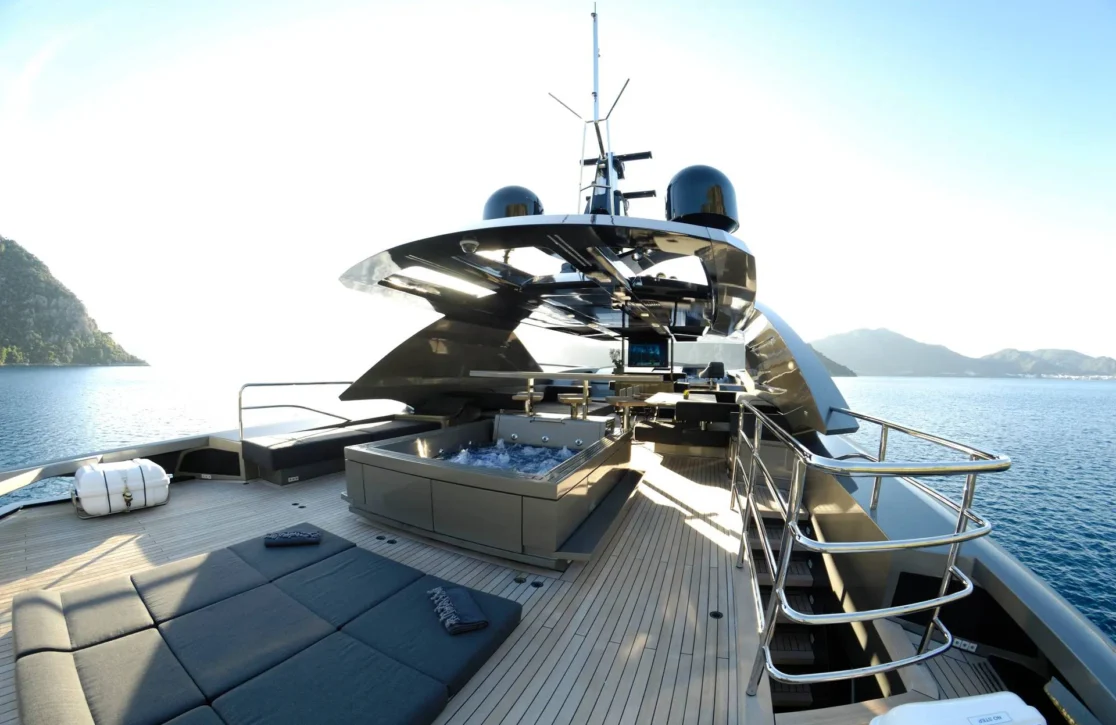 An image of FX yacht