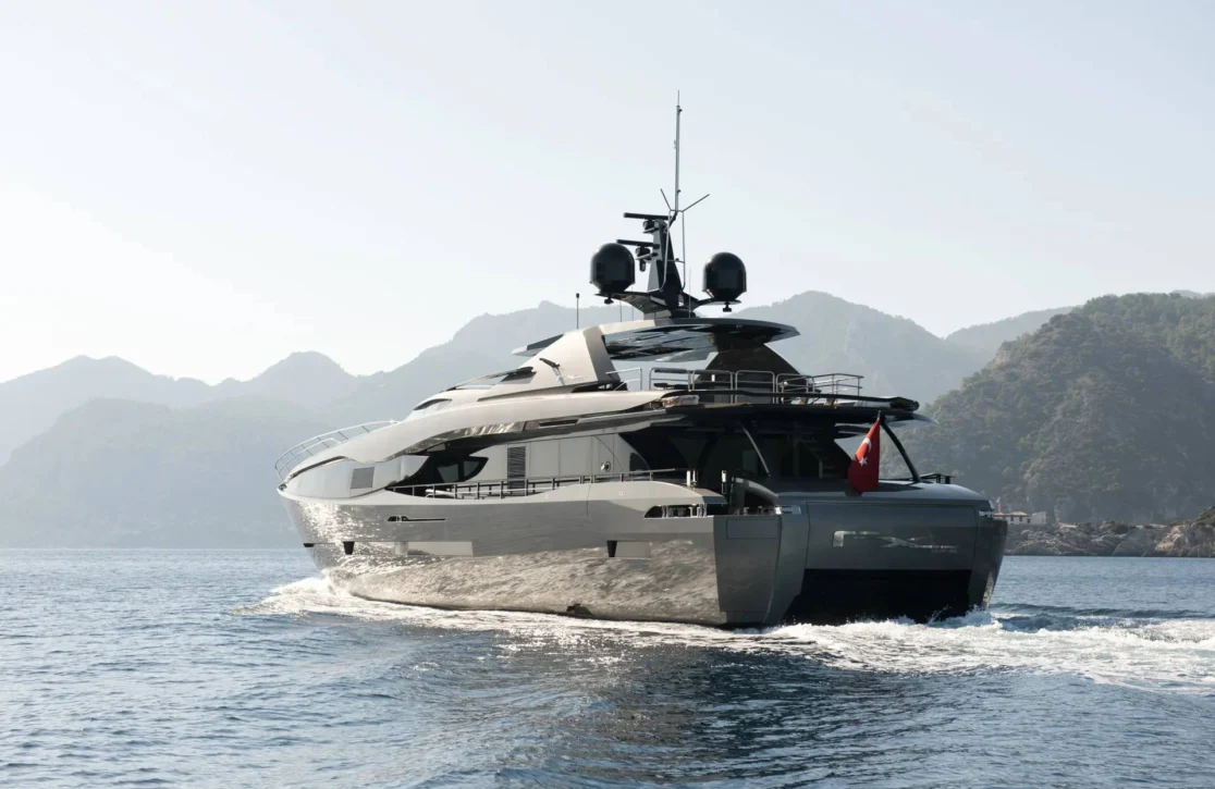 An image of FX yacht