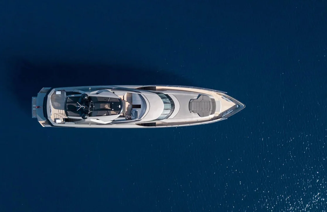 An image of FX yacht