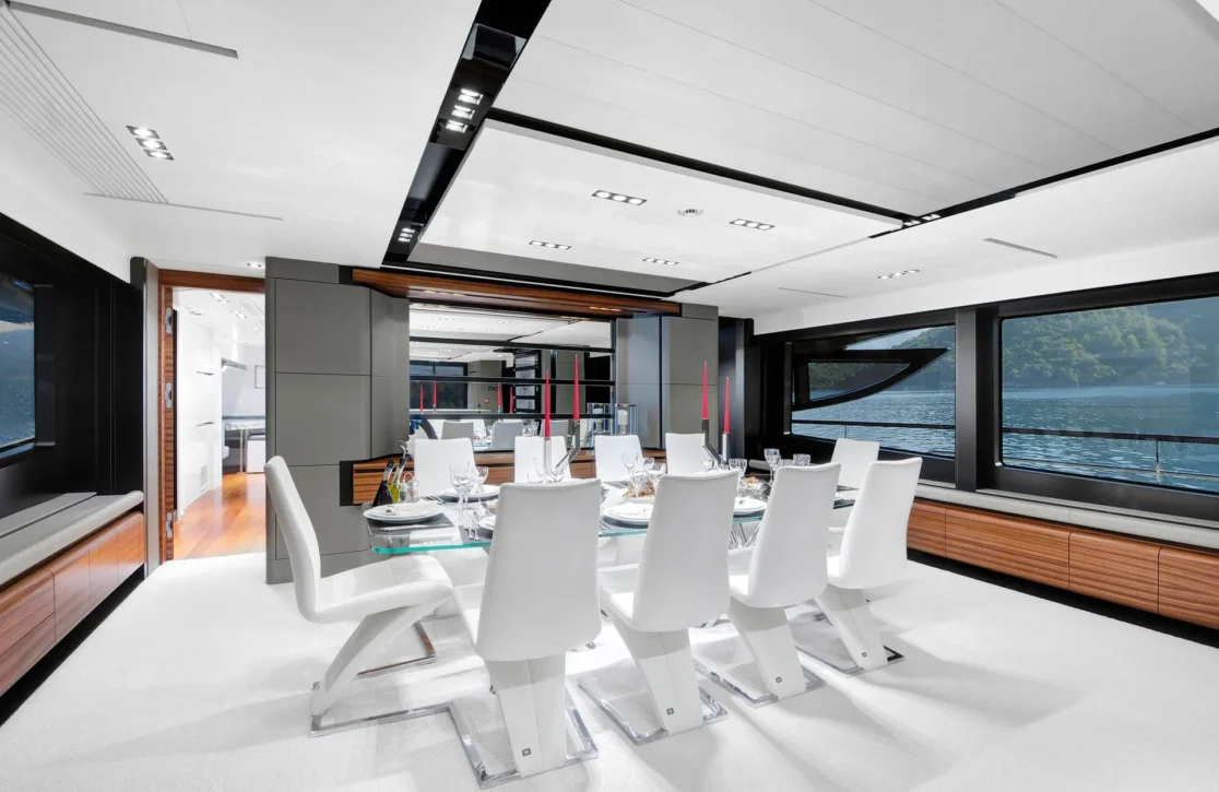 An image of FX yacht