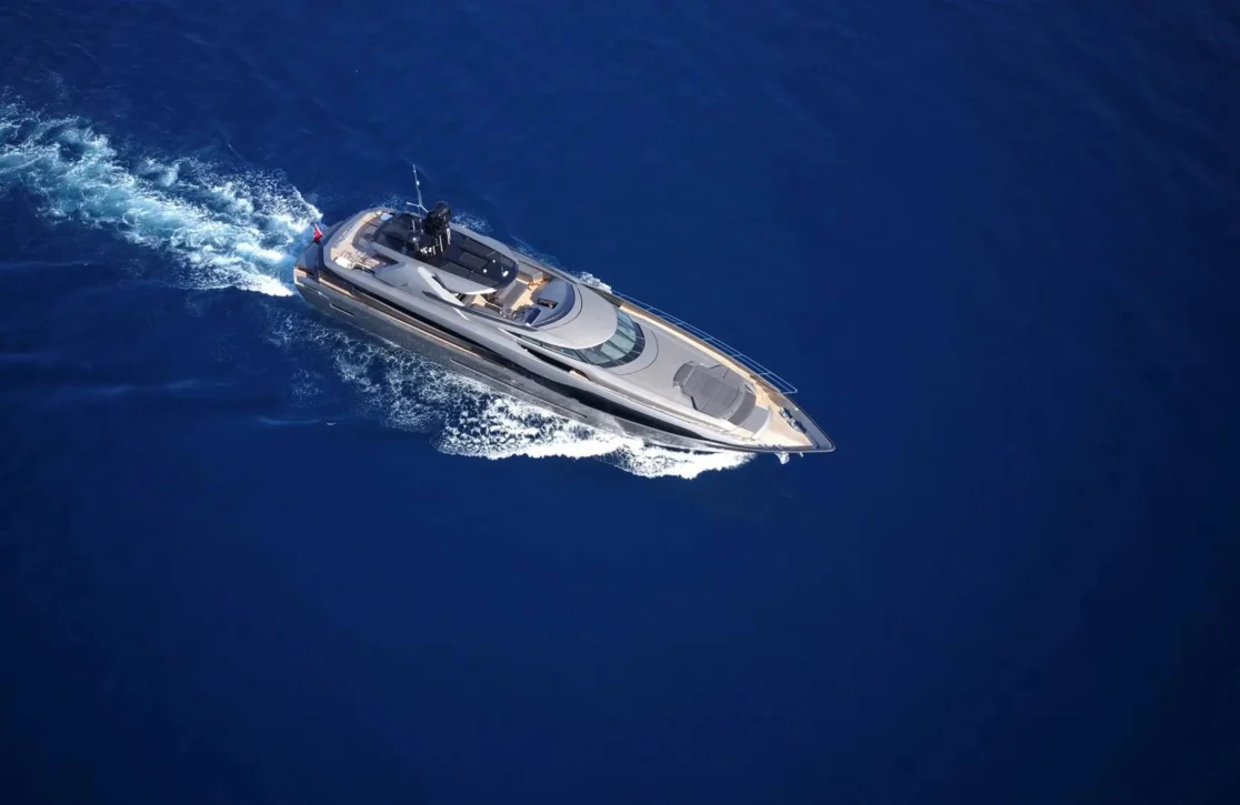 An image of FX yacht