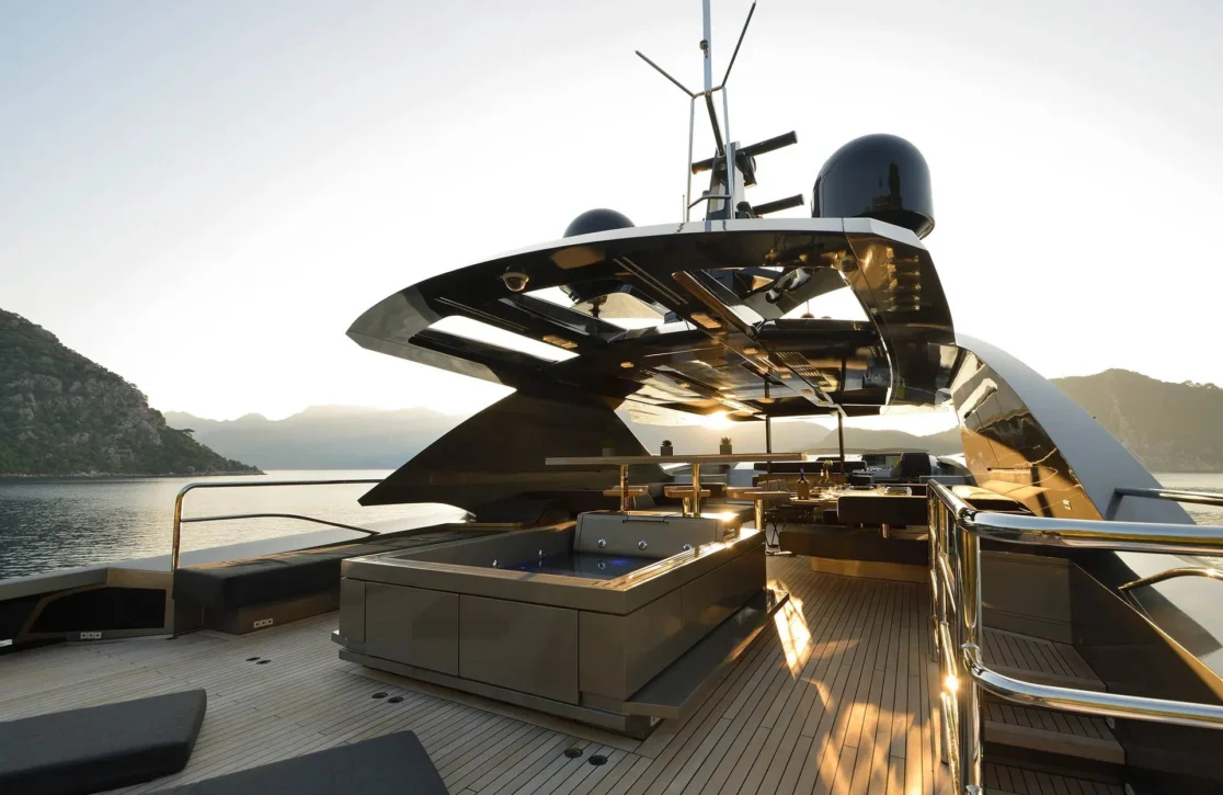 An image of FX yacht