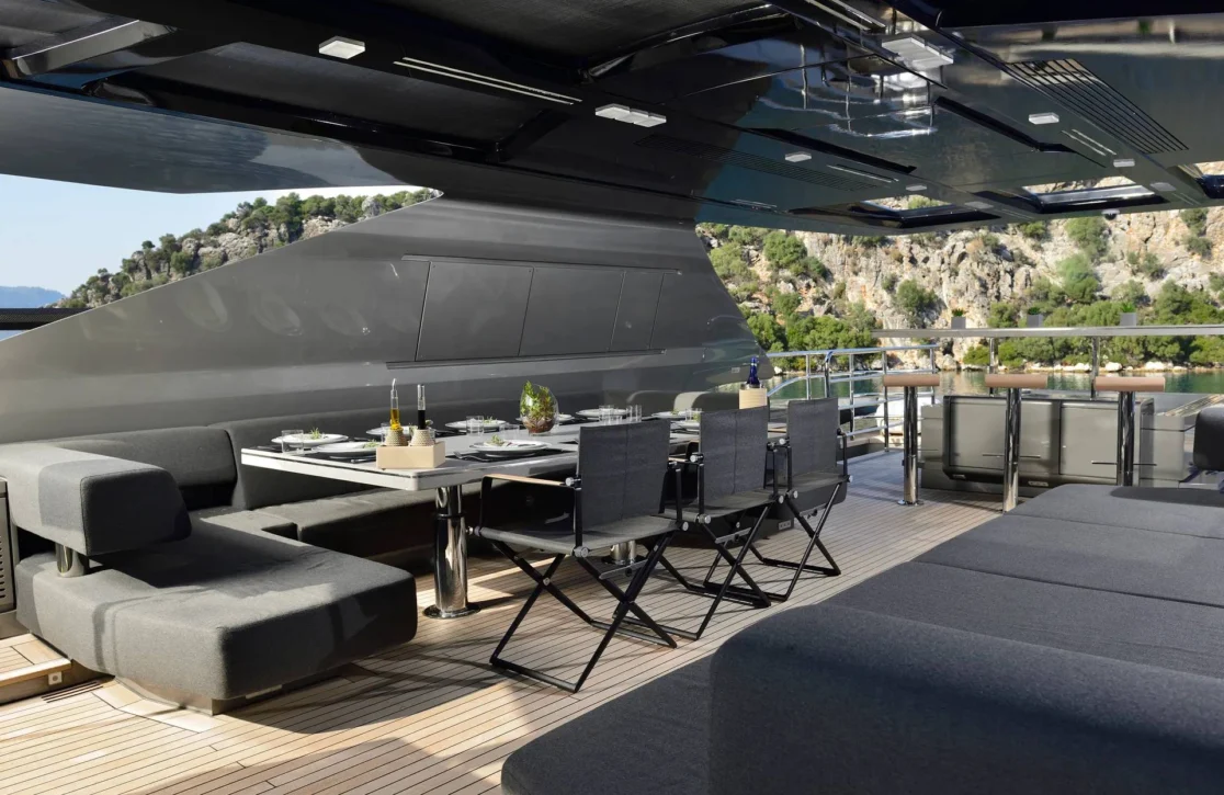An image of FX yacht
