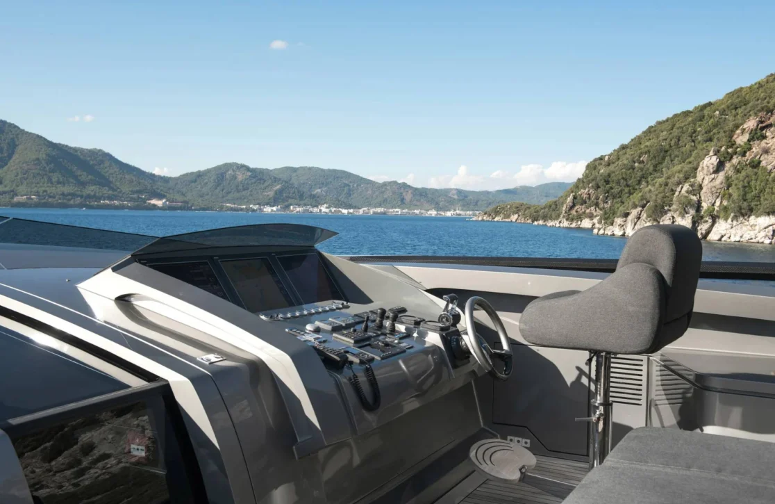 An image of FX yacht