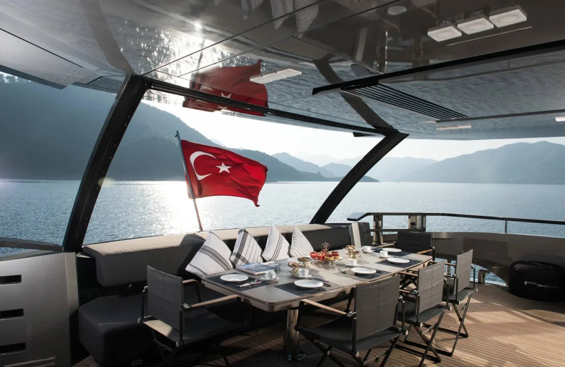 An image of FX yacht