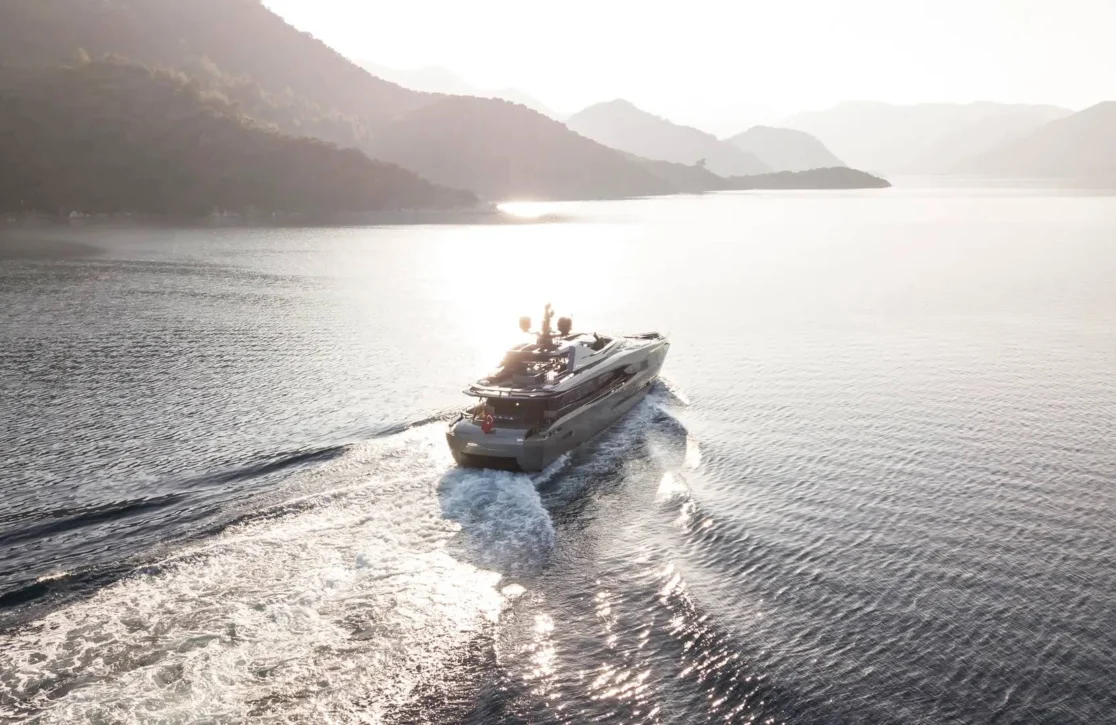 An image of FX yacht