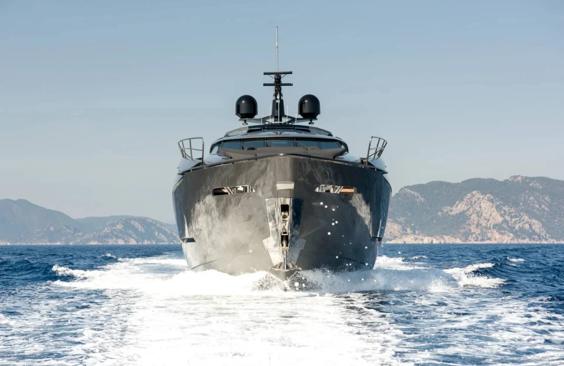 An image of FX yacht