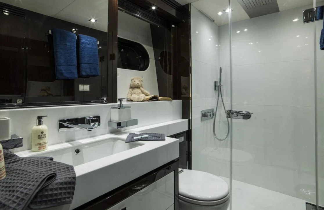 An image of Fleur yacht