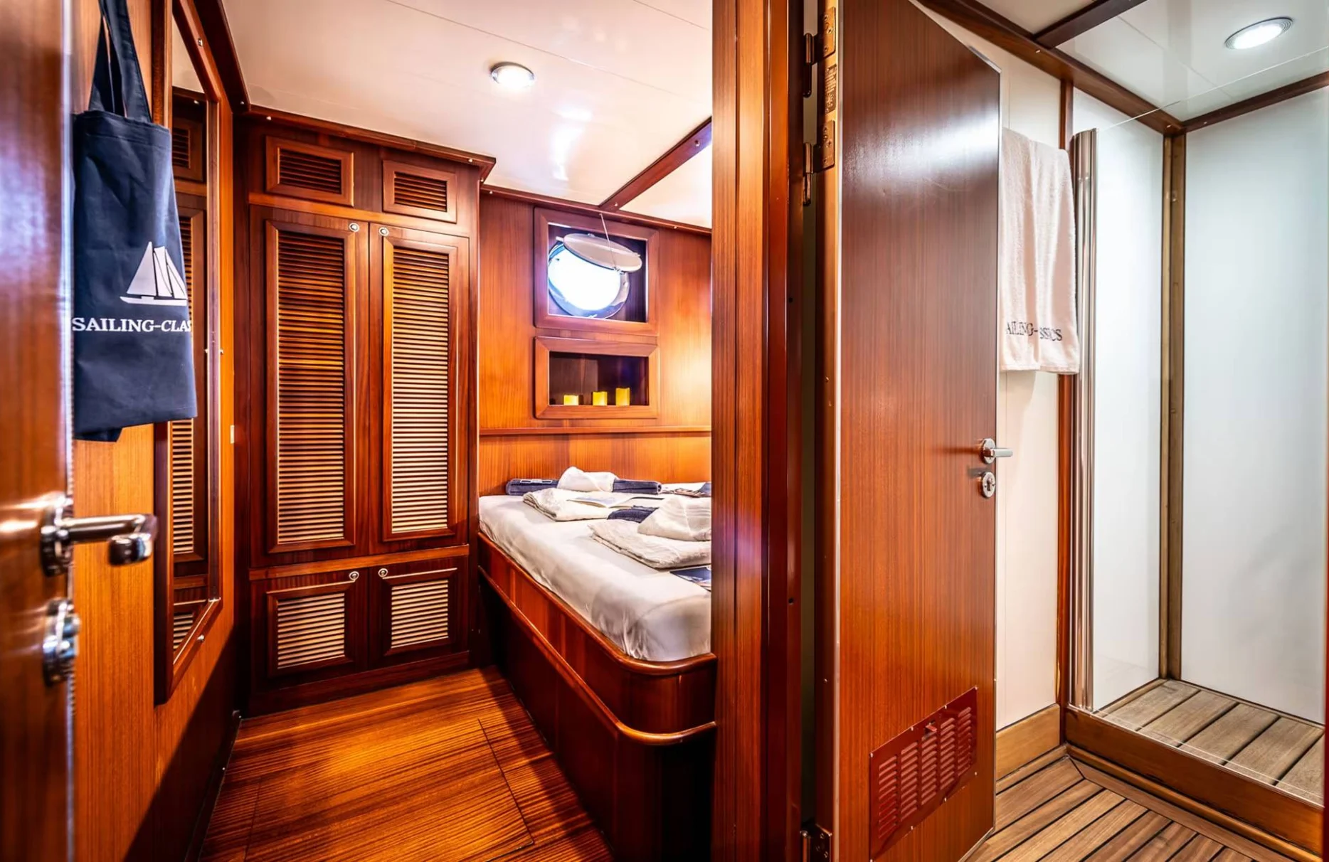 A preview of interior Bedroom cabin