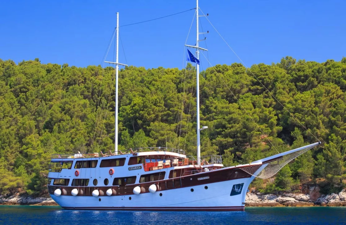 An image of Cesarica yacht