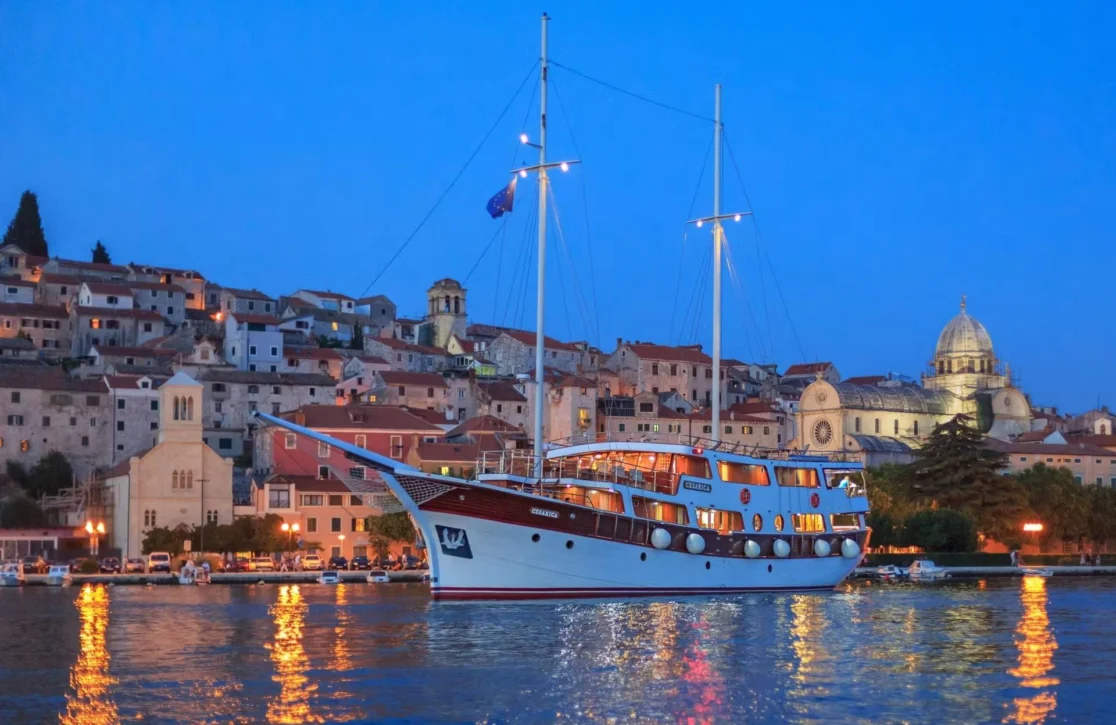 An image of Cesarica yacht