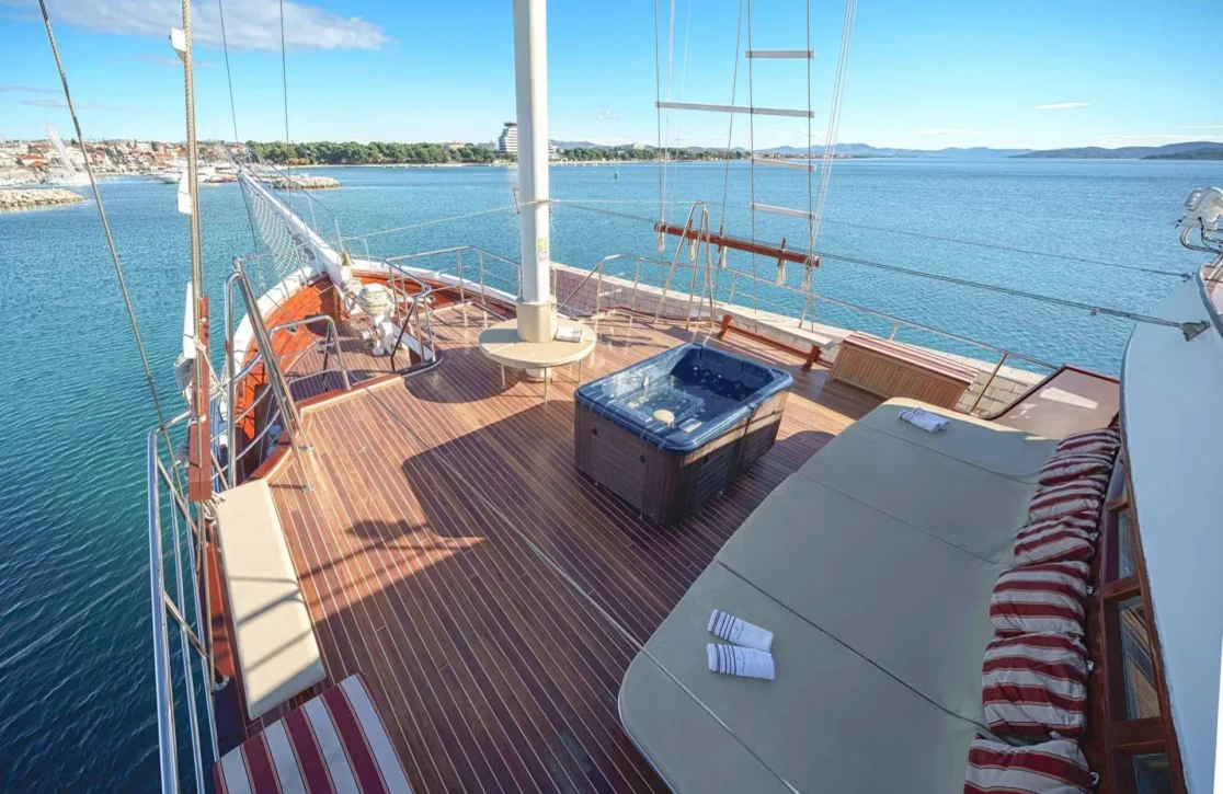 An image of Cesarica yacht