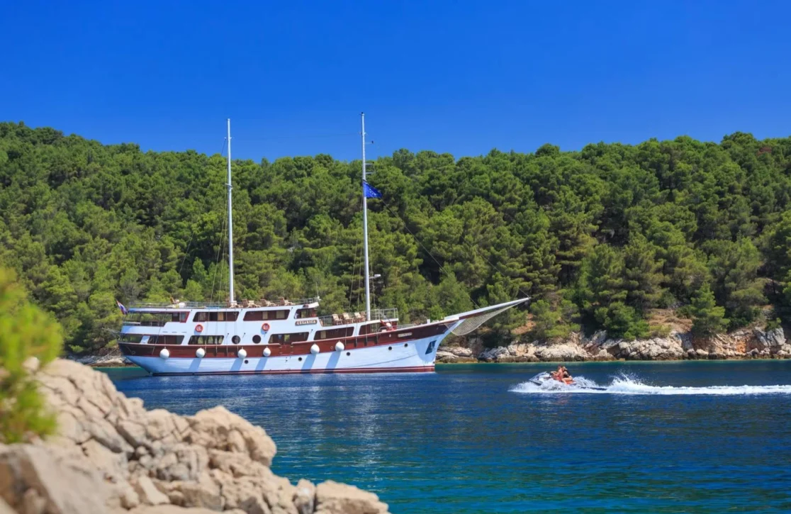An image of Cesarica yacht