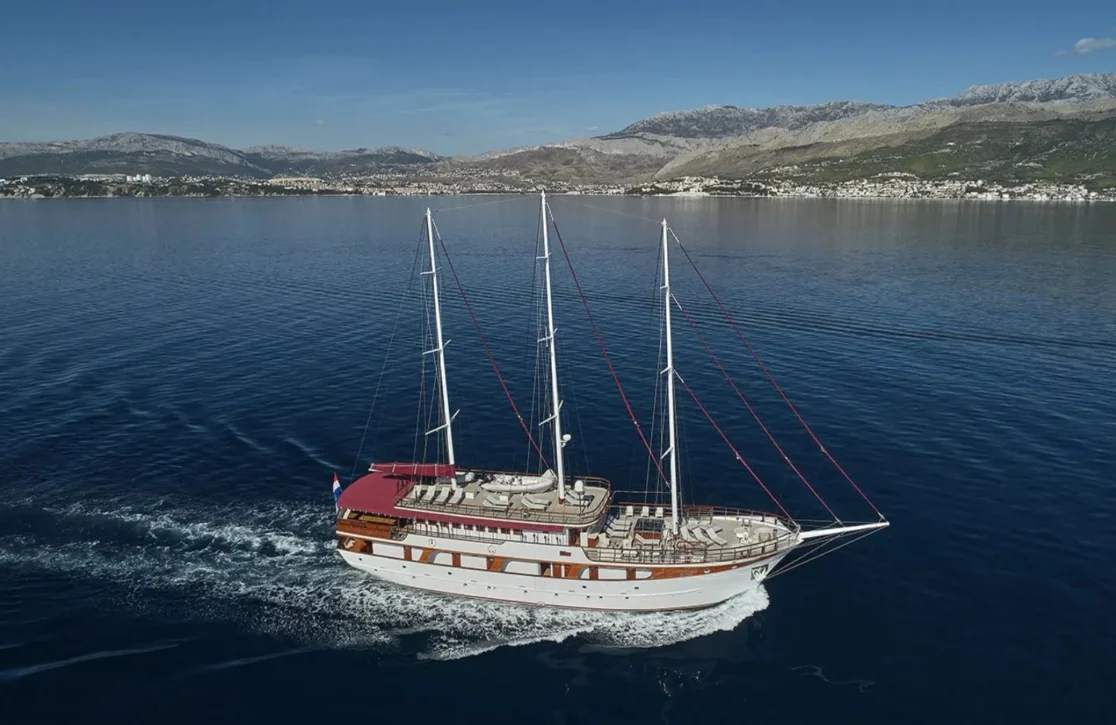 An image of Amorena yacht